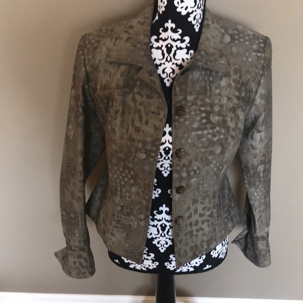 Fun animal print button up jacket.